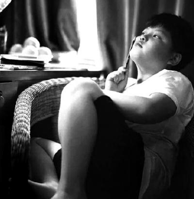 男童寫詩(shī)用詞成熟引爭(zhēng)議：小孩懂愛(ài)情是什么？