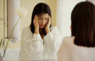 中風(fēng)的頭痛有何不同？中風(fēng)的11個(gè)征兆要牢記！