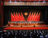 【駐馬店廣視網(wǎng)訊】（記者 冀晴）2月24日上午，中國人民政治協(xié)商會(huì)議第三屆駐馬店市委員會(huì)第五次會(huì)議在市會(huì)展中心隆重開幕。上午9時(shí)，在雄壯的中華人民共和國國歌聲中市政協(xié)三屆五次會(huì)議在市會(huì)展中心開幕。市政協(xié)三屆五次會(huì)議應(yīng)到委員442名，實(shí)到422名，符合法定人數(shù)。