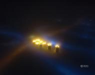 濃濃的霧霾遮住了夜晚的光線，變成幽幽的光影。nico/東方IC