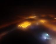 霧霾中的城市之夜。nico/東方IC