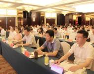 上午十時，啟動儀式正式開始。市委常委、宣傳部長戚存杰，市政府副市長馮玉梅，市委宣傳部常務(wù)副部長劉衛(wèi)明，市廣播電視臺臺長王宇，市廣播電視臺總編輯王磊，市電視新聞中心主任于海建，省駐駐新聞單位、市屬新聞單位及新媒體單位的代表，市直各有關(guān)單位負(fù)責(zé)宣傳的科長（辦公室主任），各縣區(qū)委宣傳部分管副部長及網(wǎng)絡(luò)科長等200余人出席今天的上線啟動儀式。