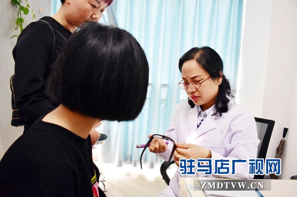 兒童眼科專家金小琴教授在駐馬店眼科醫(yī)院開展大型會診活動(dòng)