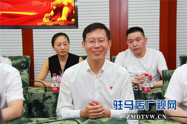 駐馬店市企業(yè)擁軍優(yōu)屬協會會長、青商會會長、鵬宇集團創(chuàng)始人總裁朱新紅率隊開展八一建軍節(jié)慰問活動