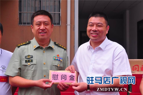 駐馬店市企業(yè)擁軍優(yōu)屬協會會長、青商會會長、鵬宇集團創(chuàng)始人總裁朱新紅率隊開展八一建軍節(jié)慰問活動