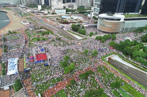 忍無(wú)可忍，終于出手了！這一次香港人不再沉默，這個(gè)決定非同尋常 