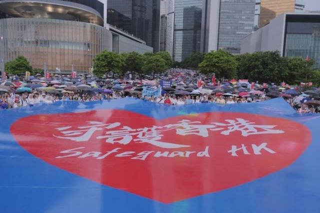 忍無(wú)可忍，終于出手了！這一次香港人不再沉默，這個(gè)決定非同尋常 