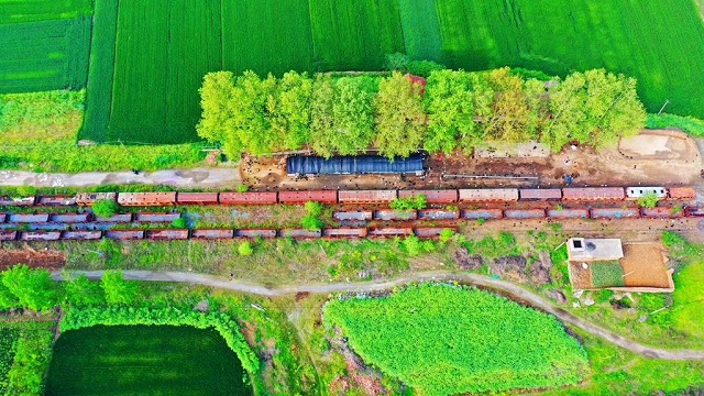 運行區(qū)間為駐馬店站到平輿站，曾經是河南省地方窄軌列車之一。