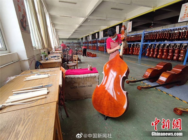 老鄉(xiāng)幫老鄉(xiāng)，師傅帶徒弟，確山農(nóng)民華麗轉(zhuǎn)變?yōu)?ldquo;制琴師”