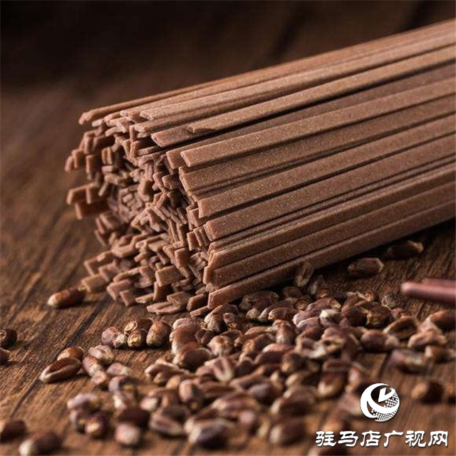噸源種業(yè)組織召開小麥播種現場會