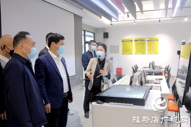 政校企通力合作 助力企業(yè)促就業(yè)——驛城區(qū)委常委、區(qū)委統(tǒng)戰(zhàn)部部長(zhǎng) 張現(xiàn)華率企到駐馬店職業(yè)技術(shù)學(xué)院考察