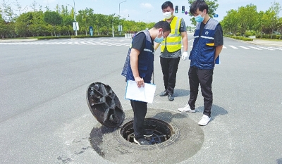 汛期，咱腳下的井蓋安全嗎？遇無蓋窨井傷人，誰擔(dān)責(zé)？