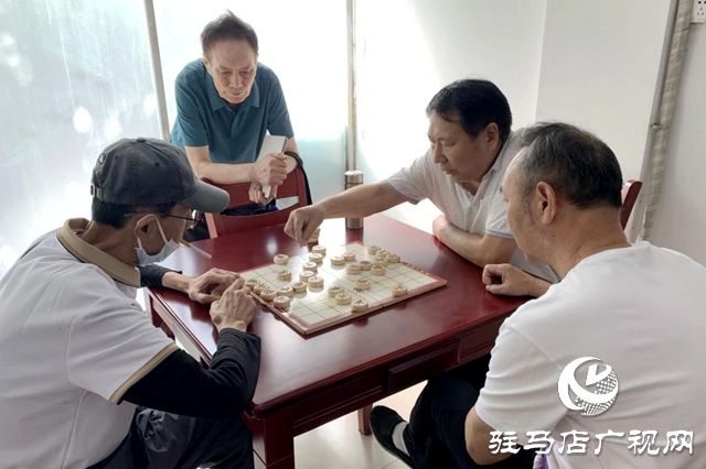 駐馬店市中心醫(yī)院舉辦迎“七一” 離退休職工象棋、跳棋比賽
