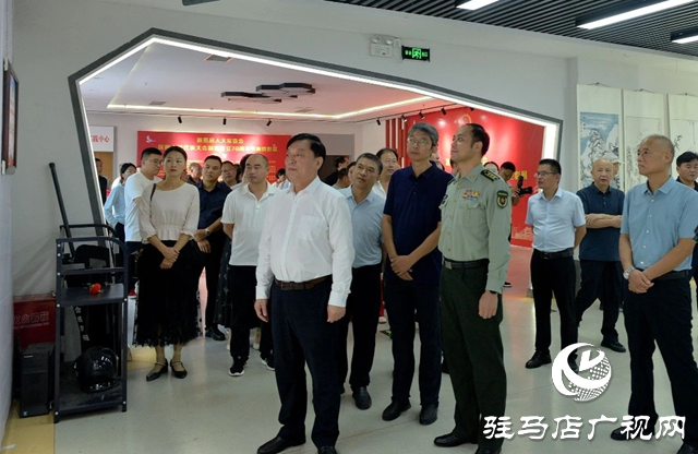 新蔡縣人大常委會(huì)慶祝人民代表大會(huì)制度建立70周年書(shū)畫攝影展開(kāi)展