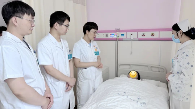 16歲花季少女小腹微凸，竟是懷了巨大“怪胎”？