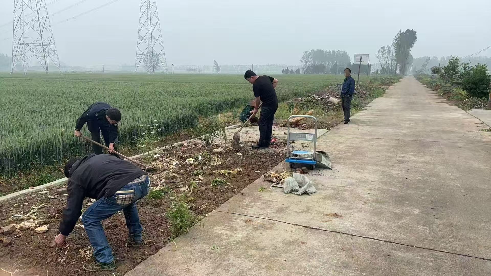 遂平：化解鄰里“垃圾”事  增進警民魚水情