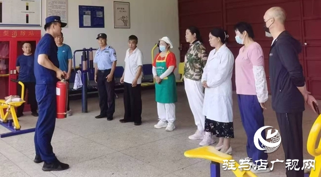  示范區(qū)消防救援大隊(duì)開(kāi)展“九小場(chǎng)所”暢通“生命通道”宣傳活動(dòng)