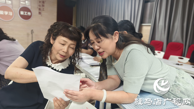 駐馬店市總工會職工夜校美化聲音班學(xué)員畢業(yè)作品排練進行時