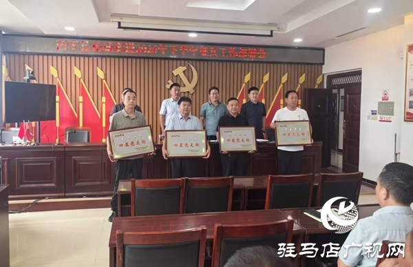  黨建領(lǐng)航風帆勁  五星璀璨映柏城
