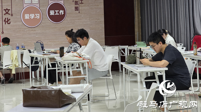 避暑學(xué)習(xí)兩不誤！駐馬店市職工圖書館成暑假熱門打卡地