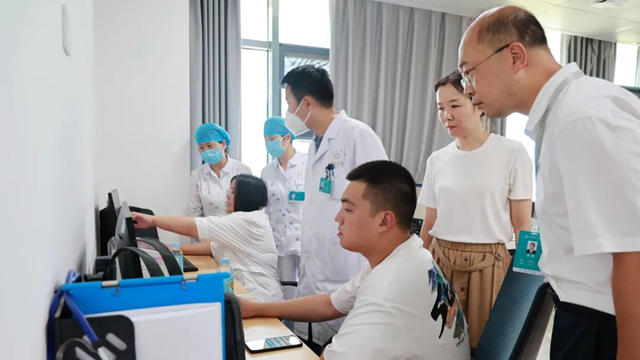 省“孤兒醫(yī)療康復(fù)明天計劃”項目專家組到駐馬店市中心醫(yī)院婦女兒童醫(yī)院調(diào)研