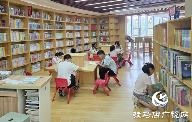 避暑學(xué)習(xí)兩不誤！駐馬店市職工圖書館成暑假熱門打卡地