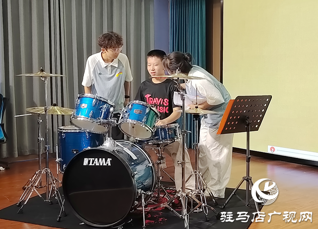 黃淮學(xué)院“七彩星”志愿服務(wù)隊(duì)：用青春力量澆灌特殊兒童夢(mèng)想之花