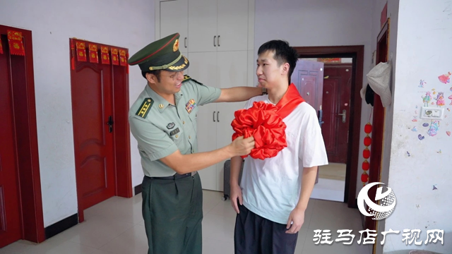 駐馬店學(xué)子趙文康！你的火箭軍工程大學(xué)錄取通知書(shū)送達(dá)！