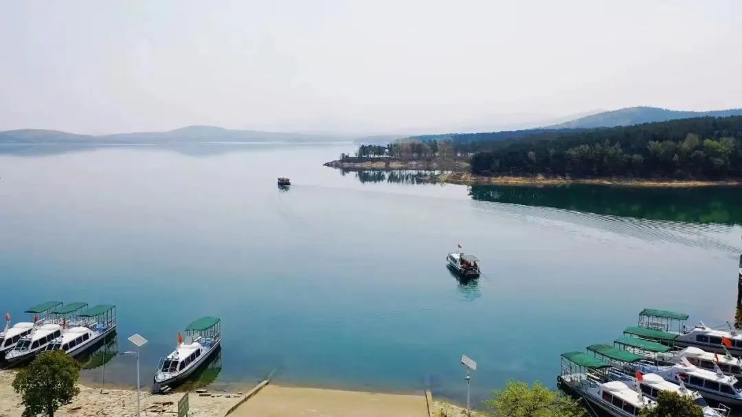 逃離鋼鐵森林！暑期親子游駐馬店銅山湖全攻略：游船、野趣、自然療愈之旅