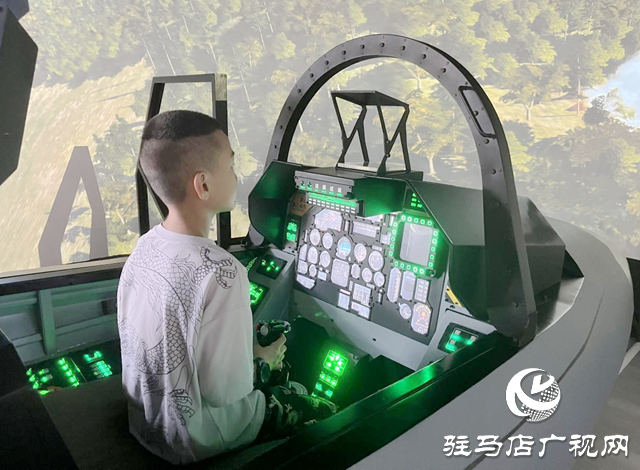 駐馬店市科技館開展“八一”建軍節(jié)科普活動