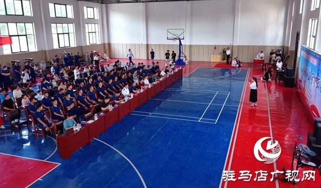  西平縣舉行“強(qiáng)國復(fù)興有我”主題文藝匯演
