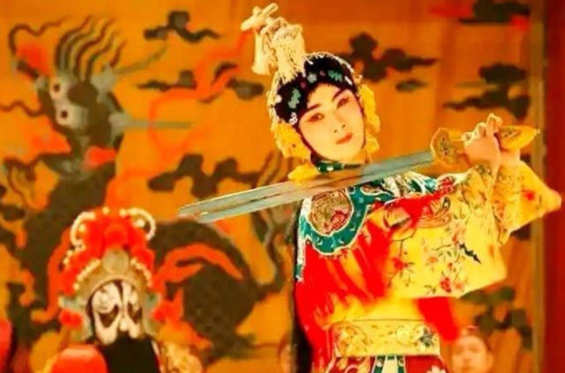 《戲臺(tái)》逆襲暑期檔，業(yè)內(nèi)評(píng)“陳佩斯在用經(jīng)歷和風(fēng)骨講故事”