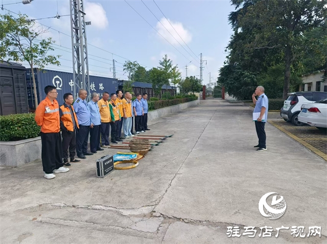  駐馬店車務(wù)段四等小站不懼風(fēng)雨護航旅客出行