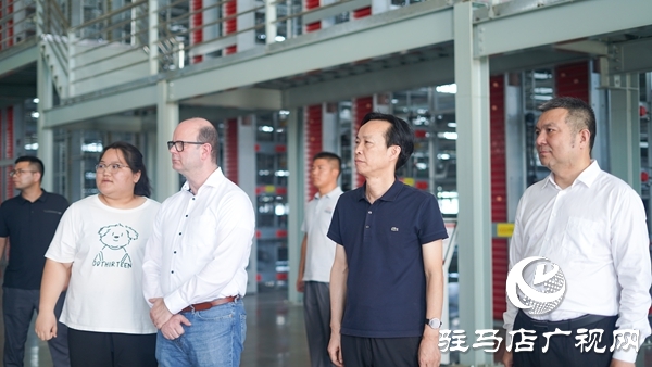  河南萬華畜牧設備有限公司與德國西門子公司舉行數(shù)字牧場戰(zhàn)略合作簽約儀式