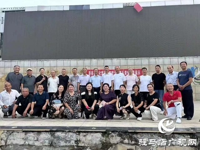 新蔡縣市民夜校公益聲樂(lè)課堂開(kāi)展戶外展示活動(dòng)