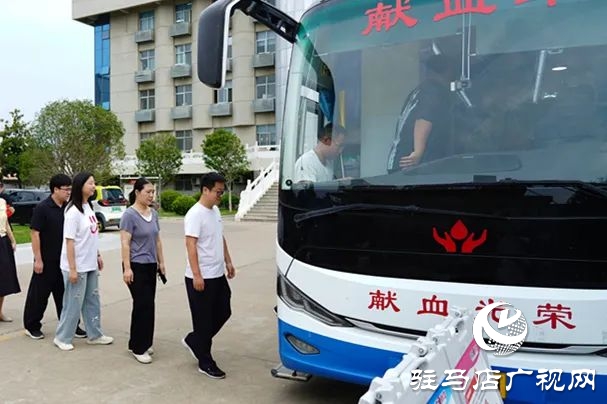 熱血映初心 法徽傳溫情——平輿縣人民法院開(kāi)展無(wú)償獻(xiàn)血活動(dòng)