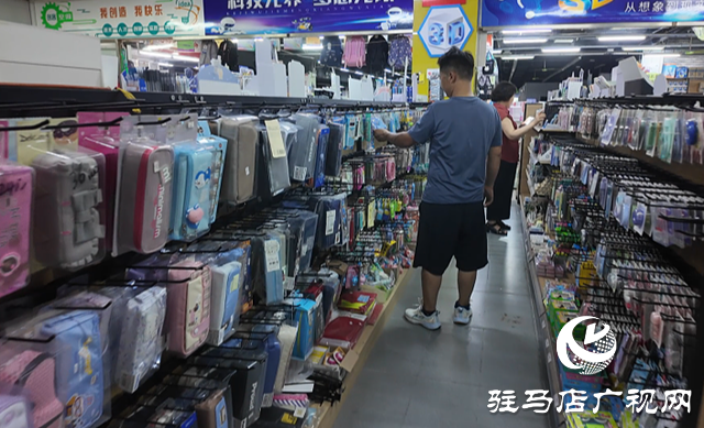 “開學(xué)經(jīng)濟”悄然升溫文具迎來“熱賣潮”