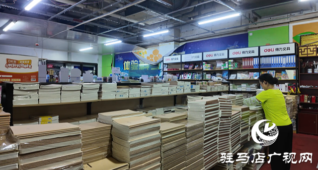 “開學(xué)經(jīng)濟”悄然升溫文具迎來“熱賣潮”