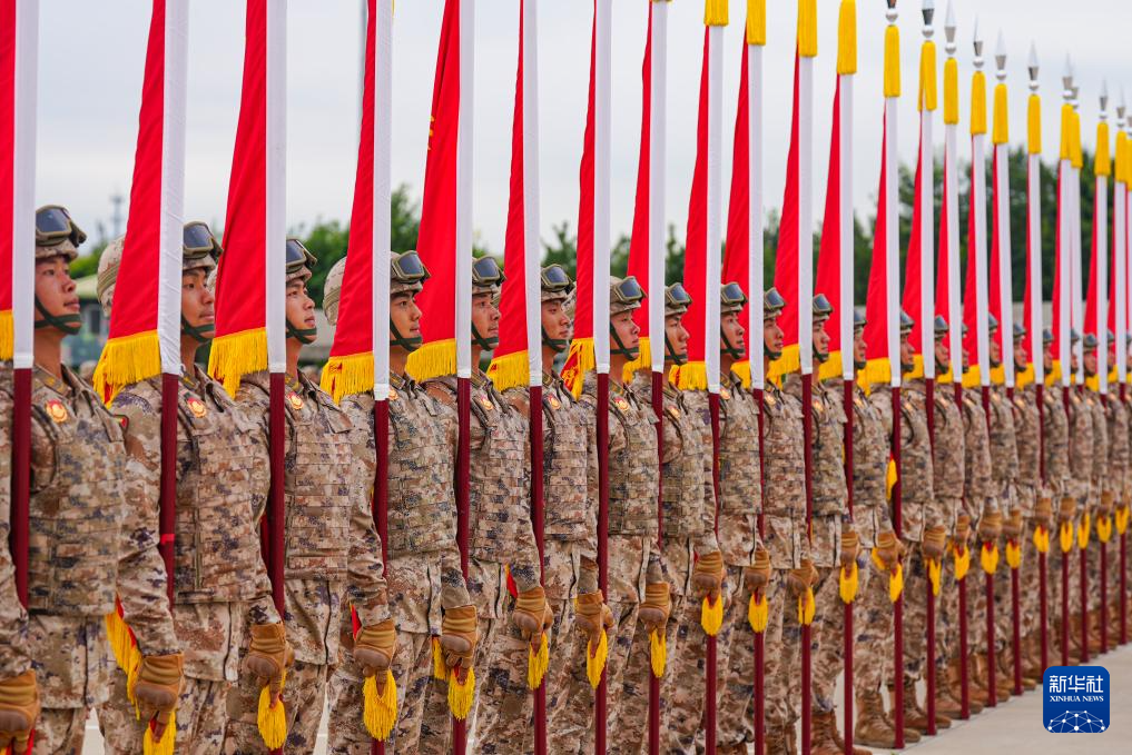 為什么戰(zhàn)旗美如畫(huà)——8位閱兵擎旗手講述戰(zhàn)旗背后的故事