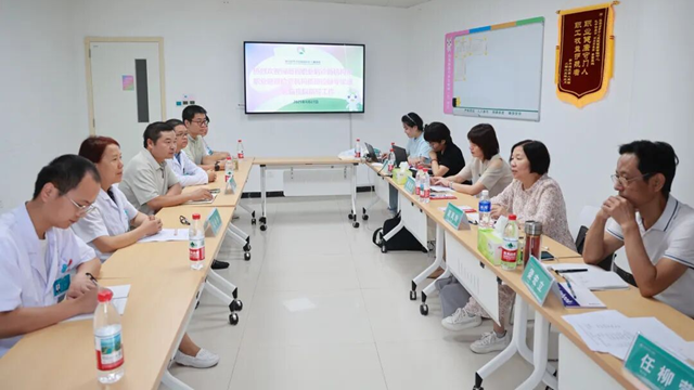 河南省職業(yè)病診斷機構和職業(yè)健康檢查機構質(zhì)量控制專家組蒞臨市中心醫(yī)院開展質(zhì)量控制現(xiàn)場考核
