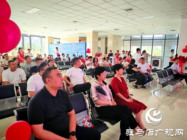 平輿縣舉辦七夕集體頒證活動(dòng) 文明婚俗新風(fēng)尚浸潤(rùn)人心  。