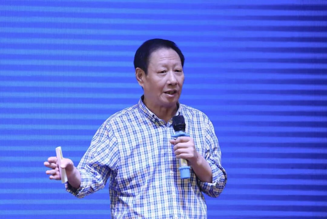 守護(hù)師者心靈 助力教育前行——駐馬店第二實(shí)驗(yàn)小學(xué)舉行教師心理健康專題講座