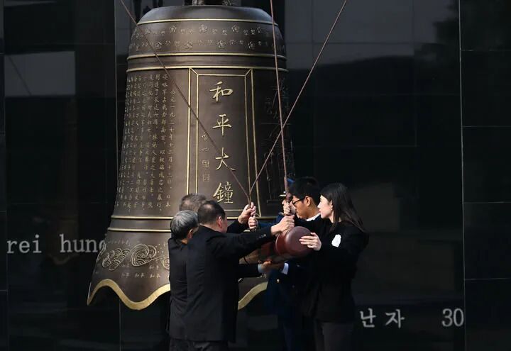 　　在民族復(fù)興征程上奪取新的偉大勝利——紀(jì)念中國人民抗日戰(zhàn)爭(zhēng)暨世界反法西斯戰(zhàn)爭(zhēng)勝利80周年