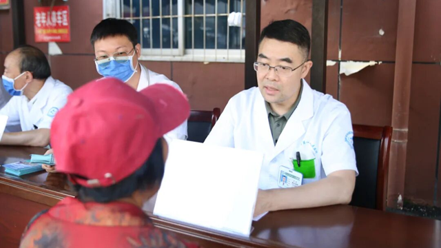 名醫(yī)下沉惠基層，駐馬店市第一人民醫(yī)院醫(yī)療專家常態(tài)化坐診水屯鎮(zhèn)衛(wèi)生院