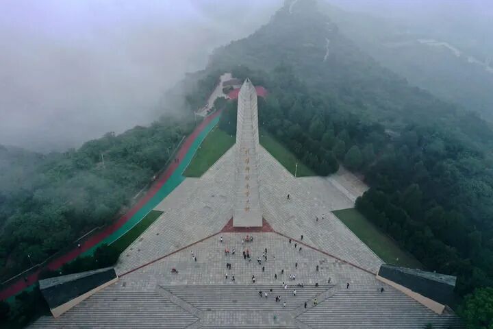 　　在民族復(fù)興征程上奪取新的偉大勝利——紀(jì)念中國人民抗日戰(zhàn)爭(zhēng)暨世界反法西斯戰(zhàn)爭(zhēng)勝利80周年