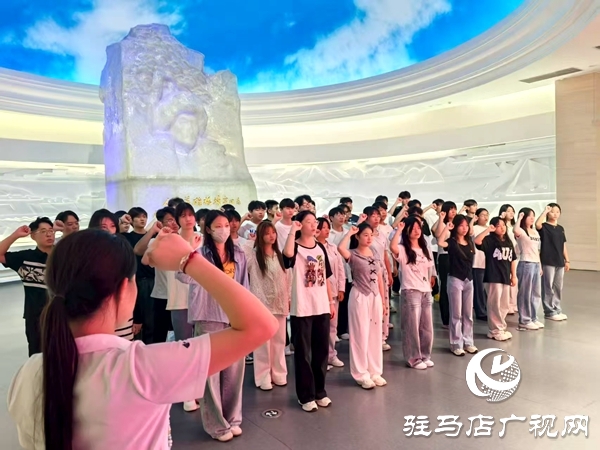 駐馬店技師學(xué)院開(kāi)展“銘記抗戰(zhàn)歷史，傳承紅色基因”主題教育活動(dòng)