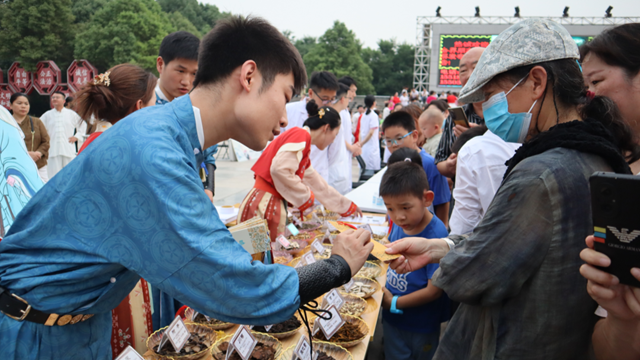  “逛夜市·學(xué)養(yǎng)生”駐馬店市第二中醫(yī)院將開展中醫(yī)文化夜市活動(dòng)