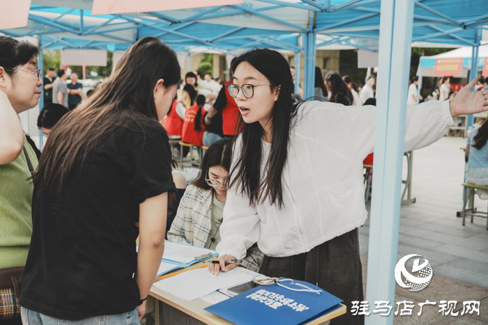 駐馬店幼兒師范高等?？茖W校喜迎2025級新生報到入學