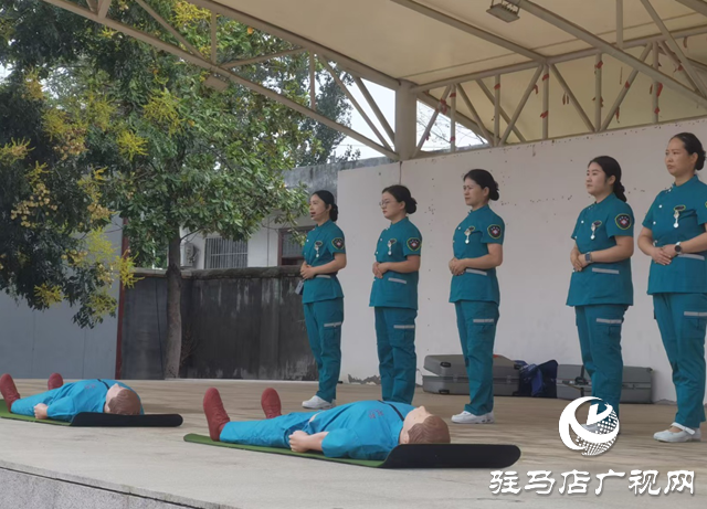  西平縣職教中心：開學(xué)第一課 急救知識護成長