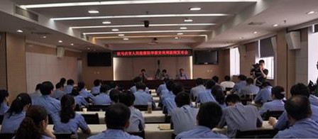 6月25日，全市檢察長集中接待群眾舉報(bào)